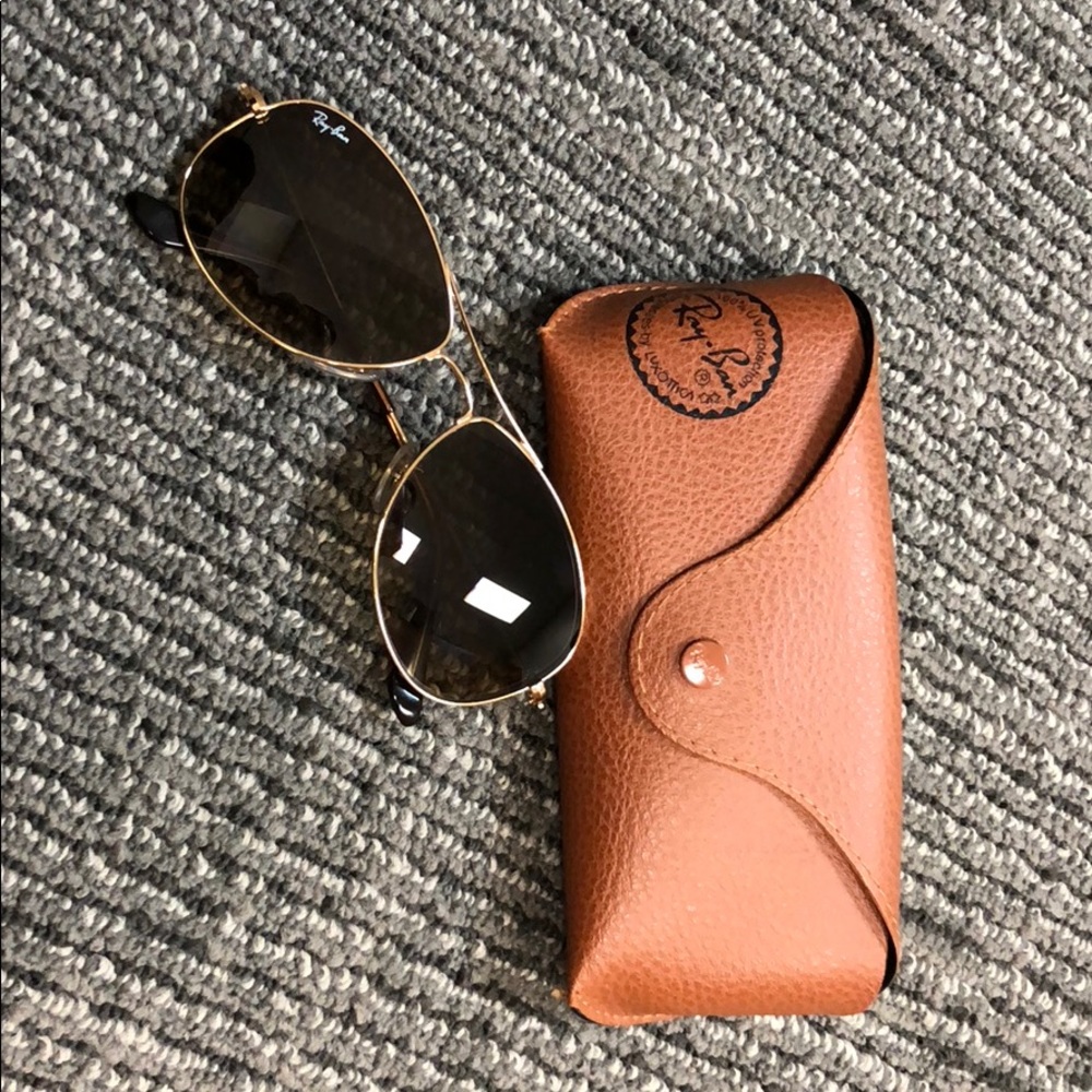 Women’s ray bans- cock pit style gold/brown